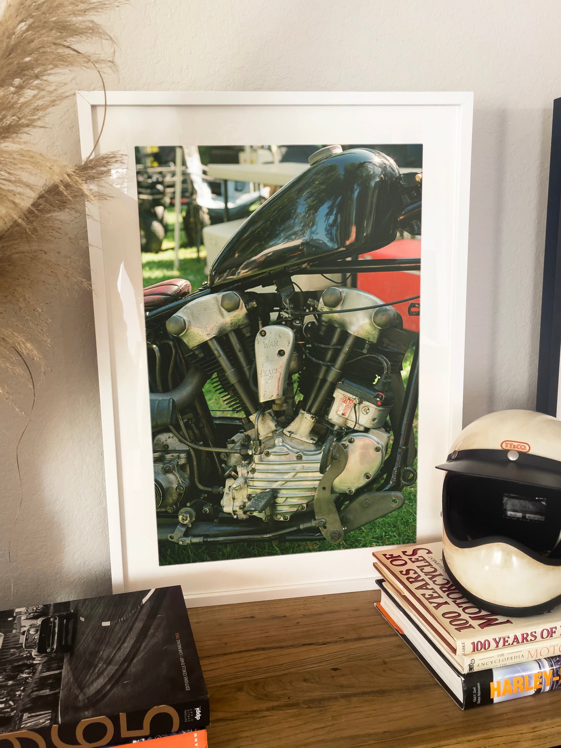 4Q War & Peace Chopper - Black frame