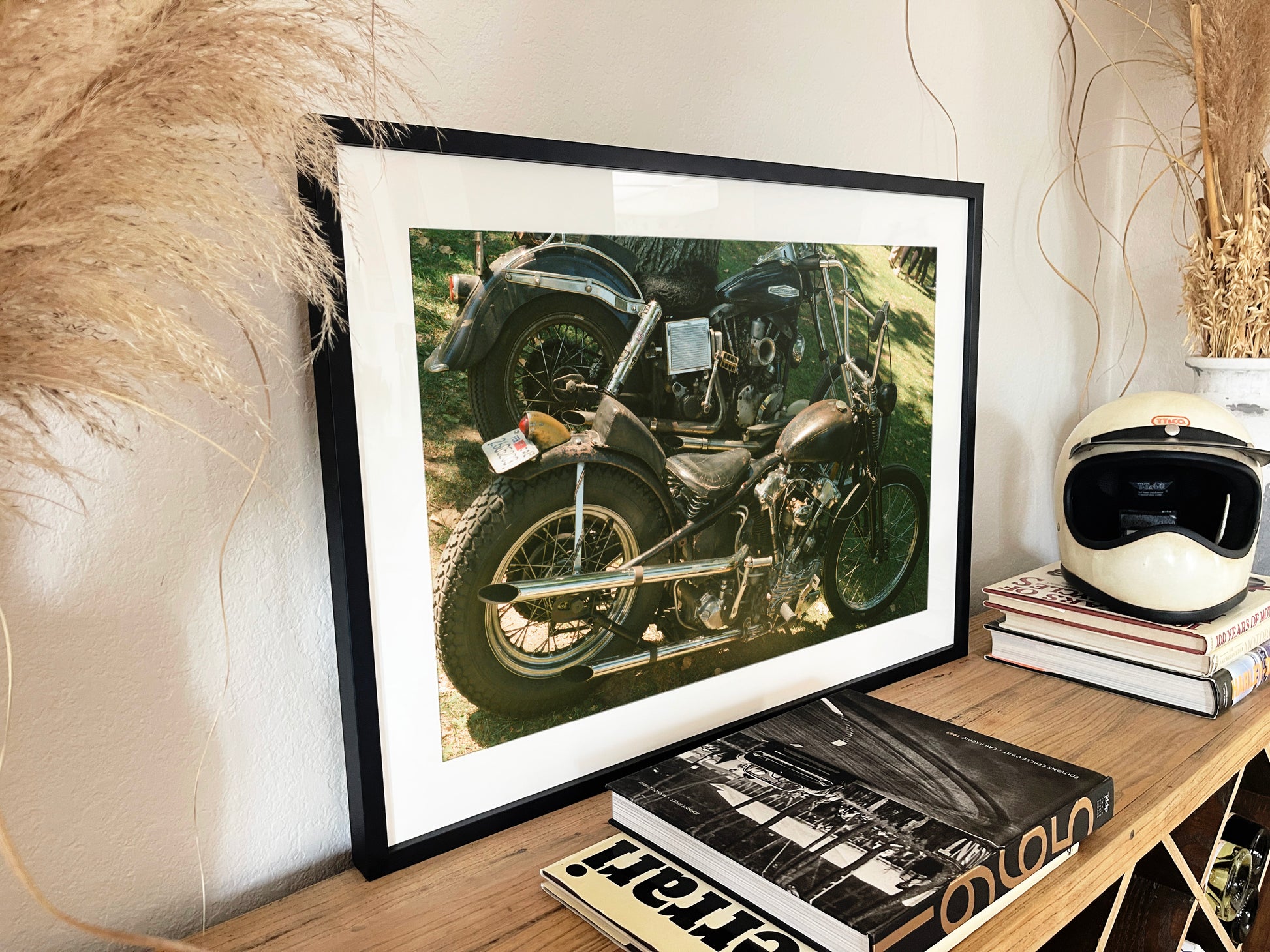 Knucklehead and Genny Shovelhead - Black frame